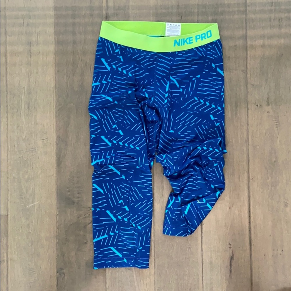 Nike, Capri workout leggings